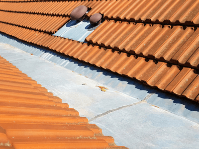 About Leaking Skylight Repair Pros Pearsall, TX
